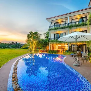 4* Hotel Sunkised Paddy